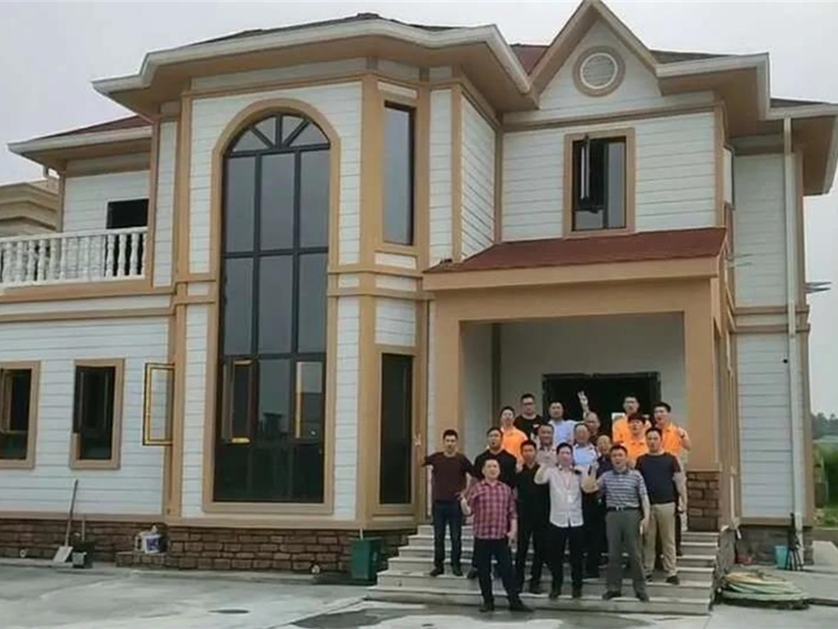 住在輕鋼什么感覺？“最早吃螃蟹”的村民說出答案